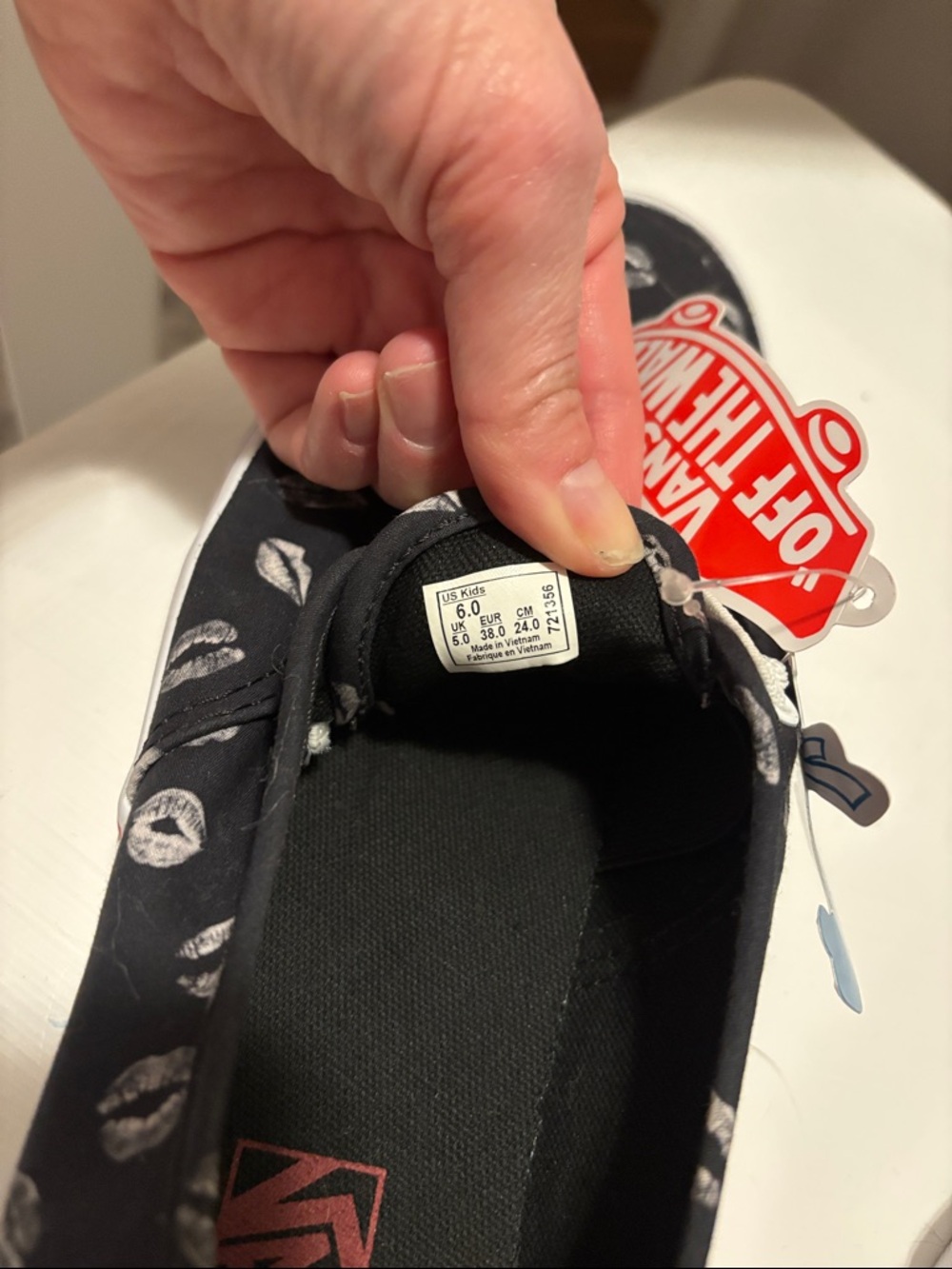 Vans Navy Blue Canvas Sneakers with White Lip Print and Red Heel Tabs - Picture 4 of 4